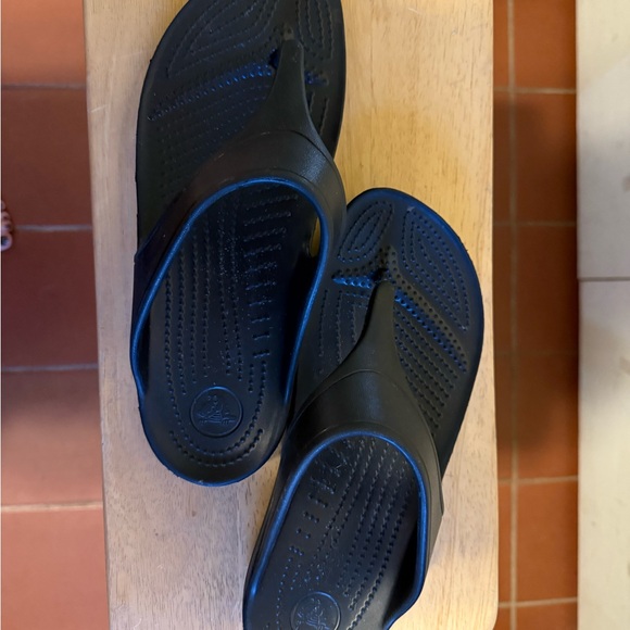 CROCS Rubber Flip Flops - Picture 2 of 4